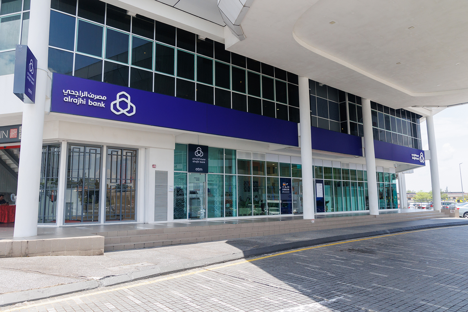 Our design approach centered around creating a welcoming environment that exudes freshness, transparency, and a sense of naturalness.